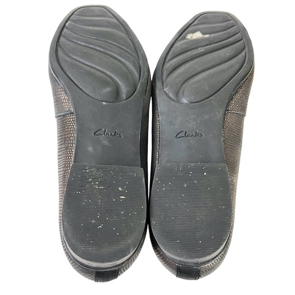 CLARKS Black Bronze Slip On Patent Leather Loafers Slip On Shoes Flats sz 7 M - Picture 16 of 16